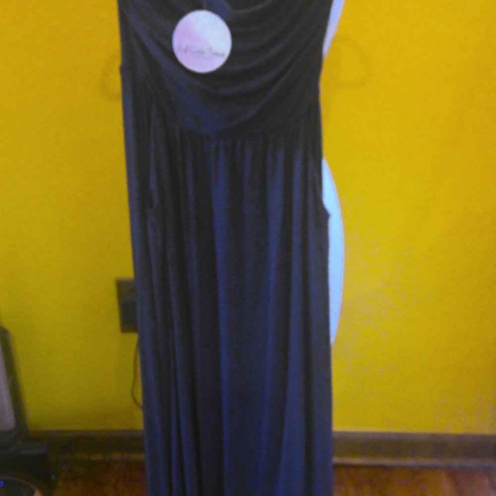 FULL CIRCLE TRENDS NAVY STRAPLESS (WITH POCKETS) MAXI DRESS- SMALL